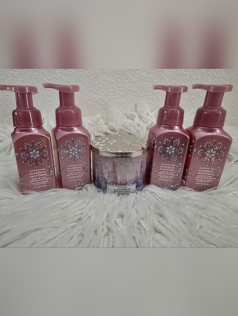 New Bath & Body Works Pink Strawberry Snowflakes Foaming Hand Soaps & Candle